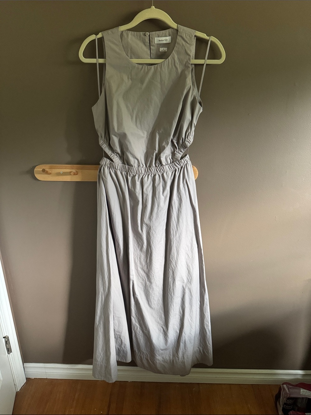 Aritzia Babaton Sleeveless Elastic-Waist Midi Dress in Light Gray
